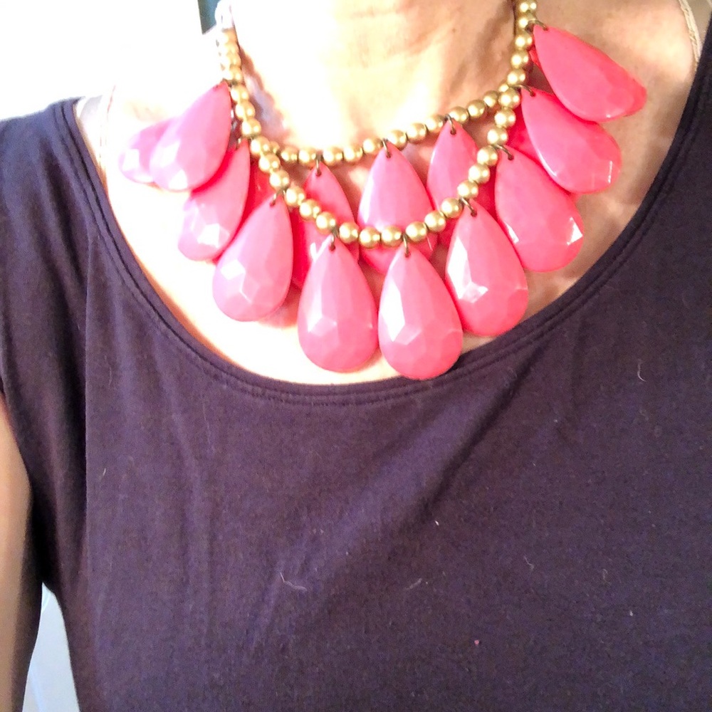 Pink statement necklace - Picture 3 of 5